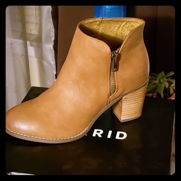 torrid Shoes - Cognac zip side ankle bootie